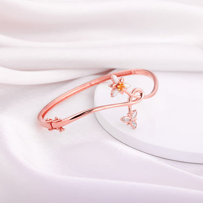 Rose Gold Embracing Trillium Bracelet