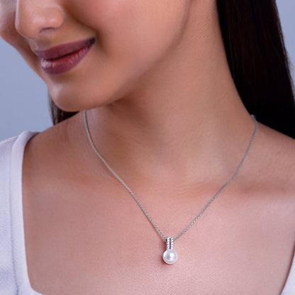 Silver Fall Pearl Pendant With Link Chain