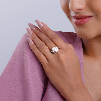 Silver Pearl Stunner Ring