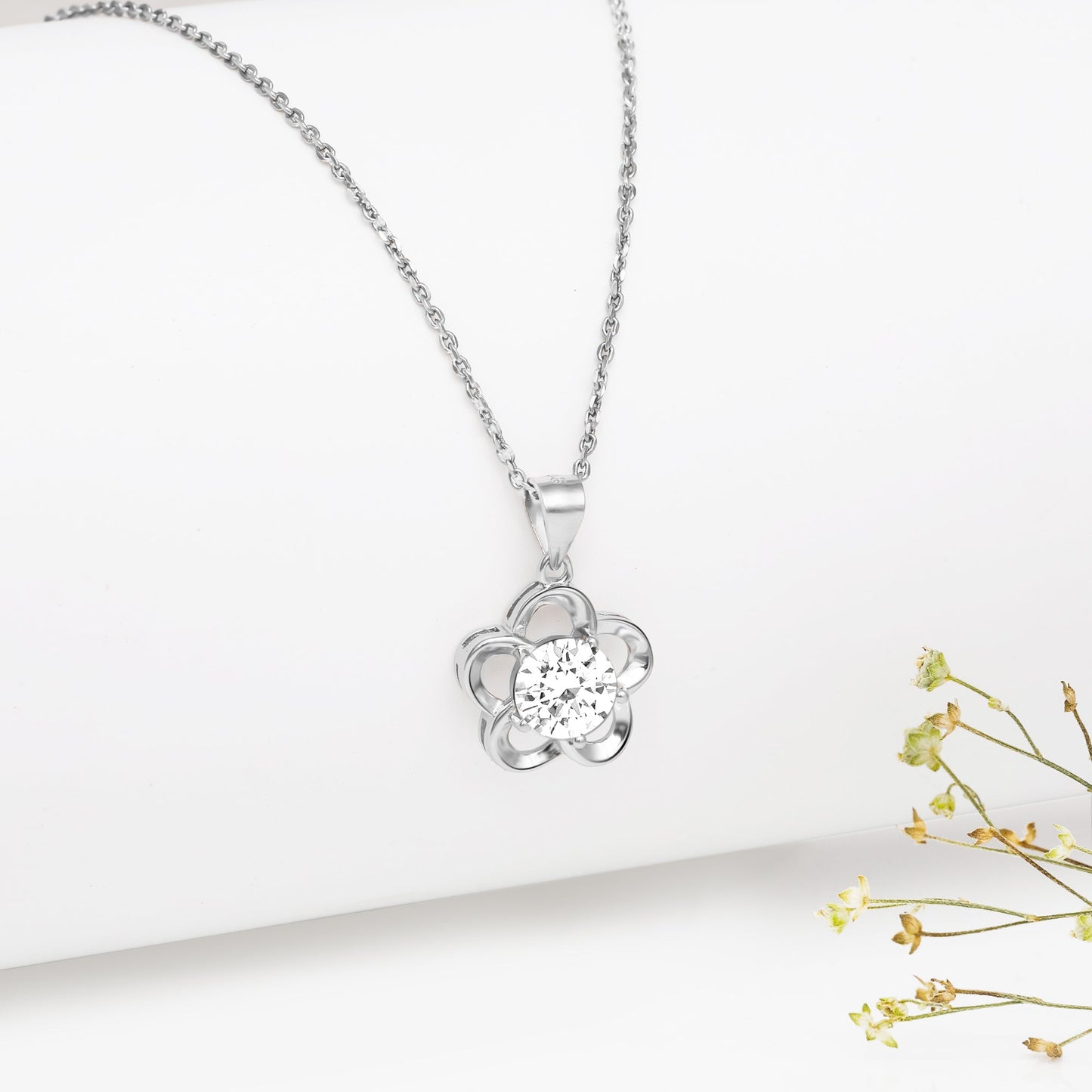 Silver Shimmering Bloom Pendant With Link Chain