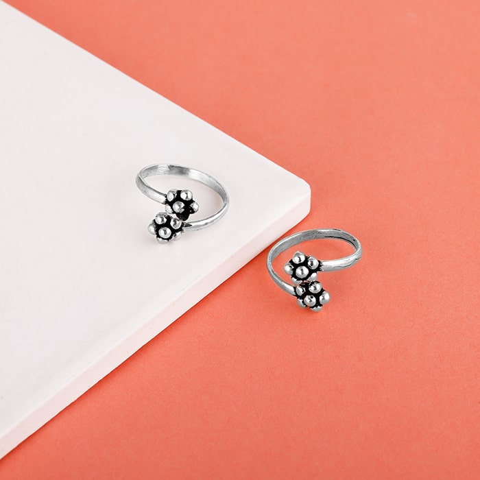 Oxidised Silver Floral Beaded Toe Rings